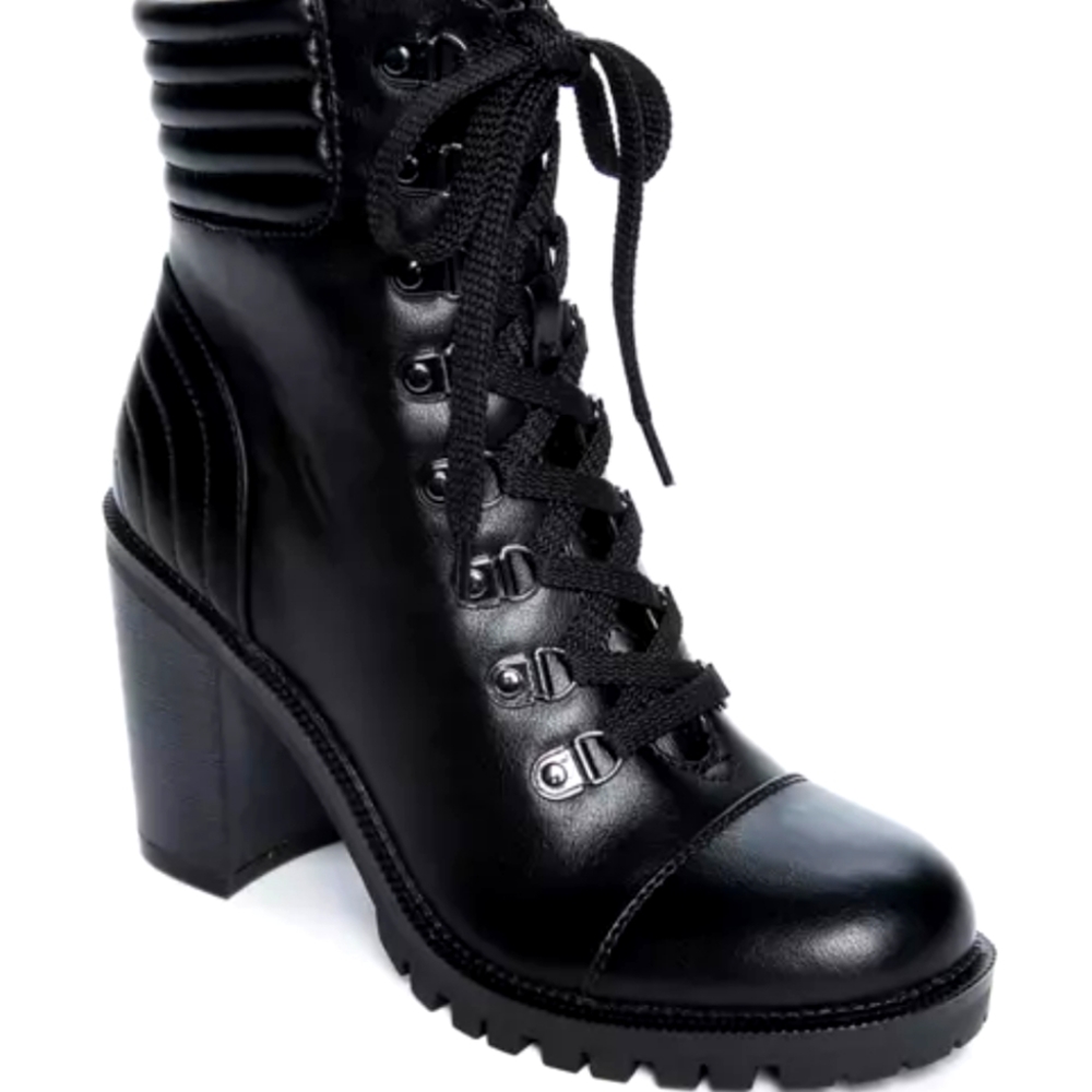G by Guess boots sz 7